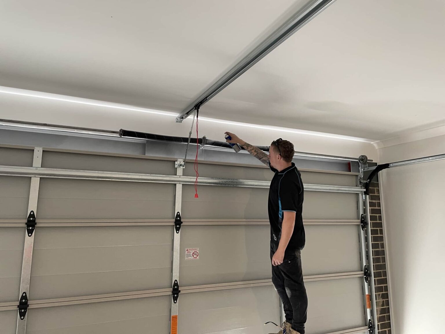 How to Troubleshoot a Noisy Garage Door