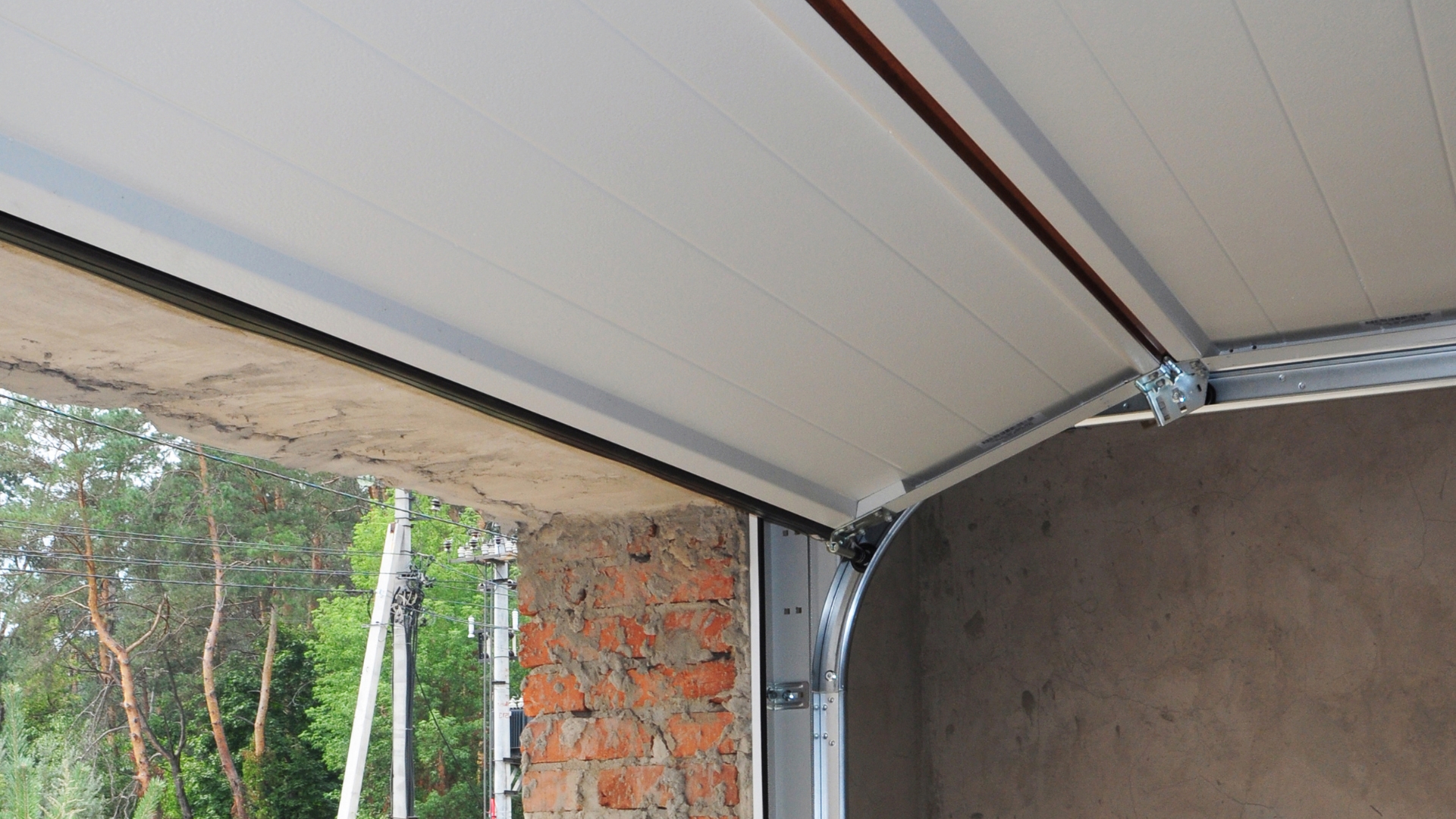 Keeping Your Garage Door Storm-Ready Year-Round