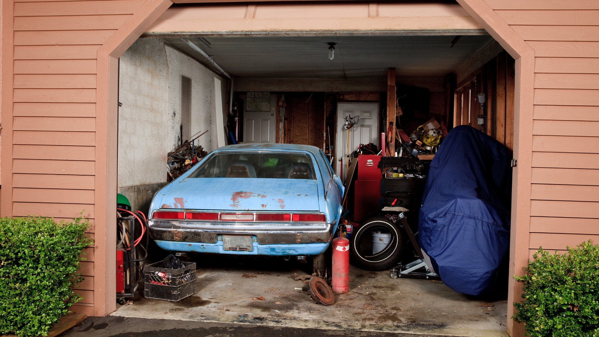 The Impact of Storm Season on Garage Doors